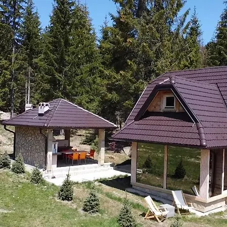 Willa Luxury Horse River *